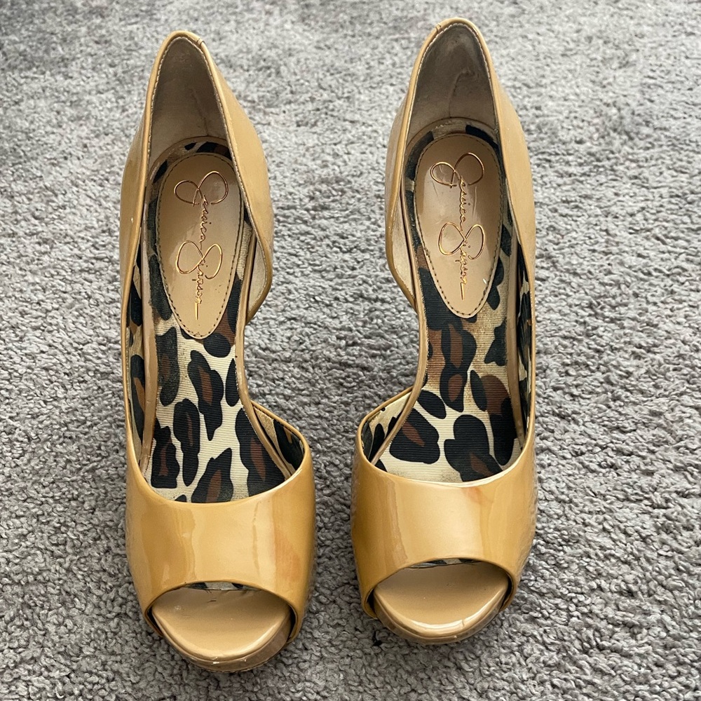 Jessica Simpson Women's Gold Peep Toe Heels